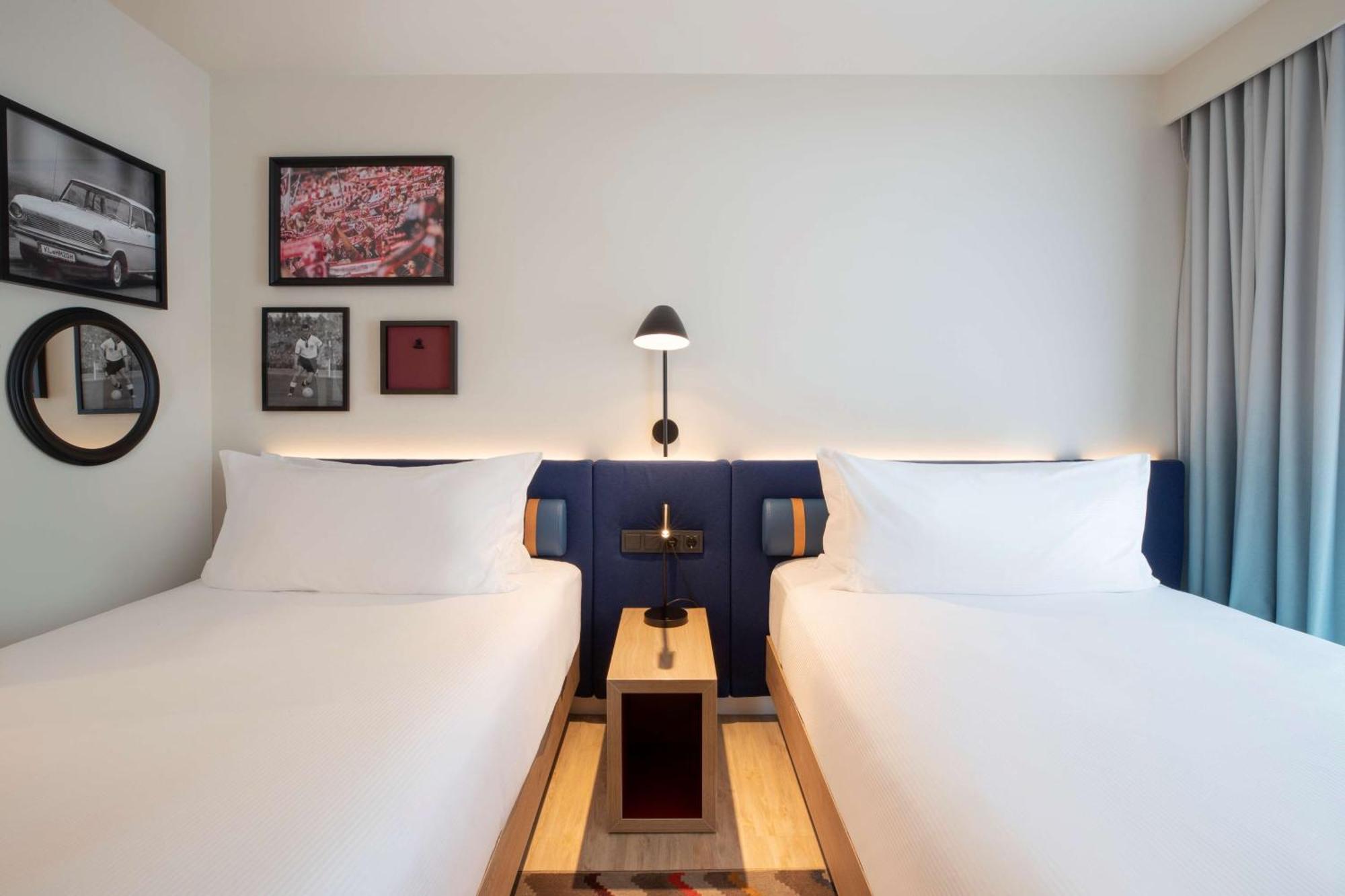 Hampton By Hilton Кайзерслаутерн Екстериор снимка